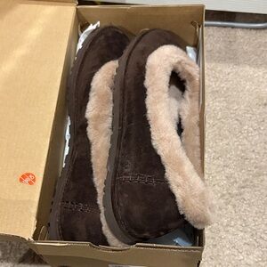 UGG Zora Ballet Flats in Tan and Cream